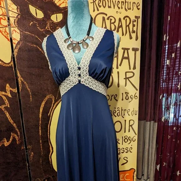 SOLD - Vibrant indigo blue full slip nightgown - Picture 2 of 4